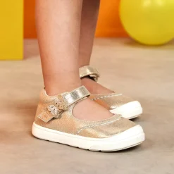 Babies dorées à scratch avec détail papillon pour bébé fille