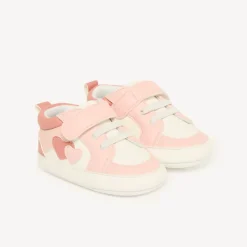 Baskets bébé fille à cœurs avec lacets élastiques et velcro