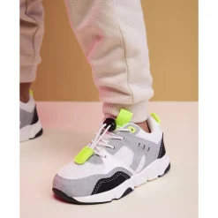 Baskets de sport avec lacets élastiqués et stopppeur pour garçon