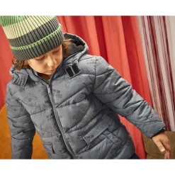 Bonnet en tricot à rayures pour garçon