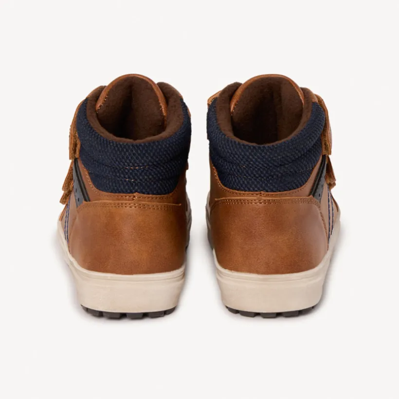 Bottillon marron triple velcros avec touches bleu marine pour garçon