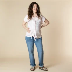 Chemise manches courtes de grossesse et d'allaitement rayée à nouer