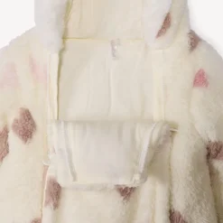 Combi-pilote sherpa imprimé cœurs pour bébé fille avec finitions différentes selon l'âge