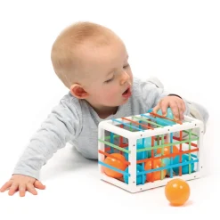 Cube de manipulation avec balles