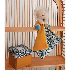 Doudou Boh'aime lion jaune avec mouchoir imprimé