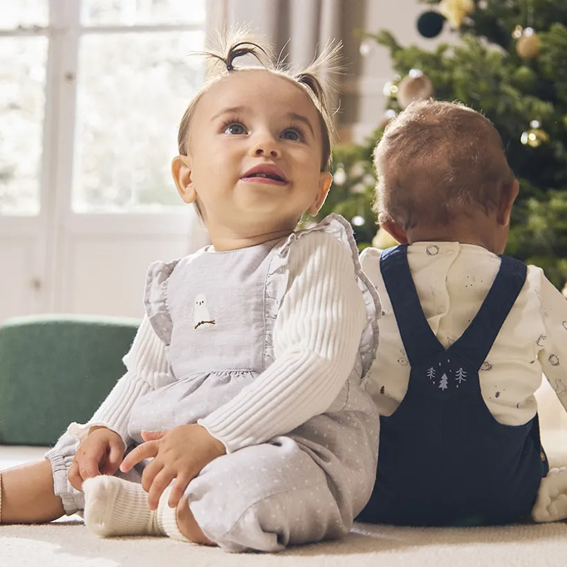 Ensemble t-shirt manches longues + salopette pour bébé fille