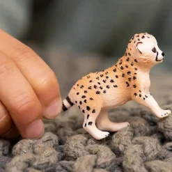 Figurine bébé guépard