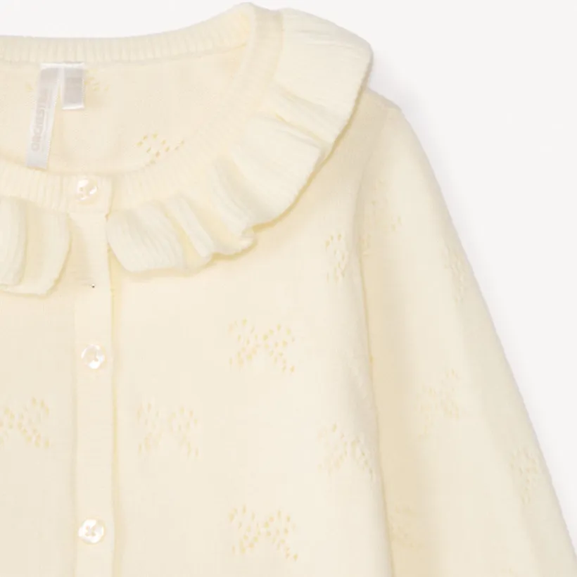 Gilet col claudine en tricot avec broderie ajouré pour bébé fille