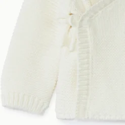 Gilet en tricot effet cache-cœur pour bébé prématuré