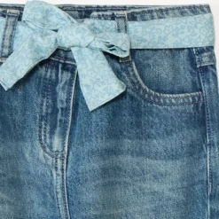 Jean avec ceinture fleurie à nouer pour fille
