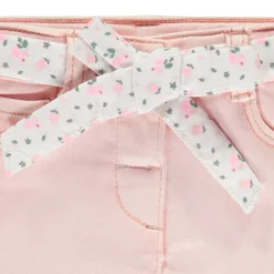 Jean droit avec ceinture fleurie à nouer pour bébé fille