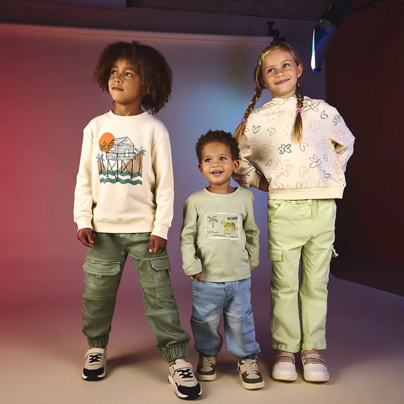 Jean uni à poches effet denim style cargo pour garçon