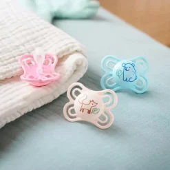 Lot de 2 sucettes silicone Perfect 2-6M animaux (modèle aléatoire)