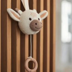 Peluche musicale girafe en tricot