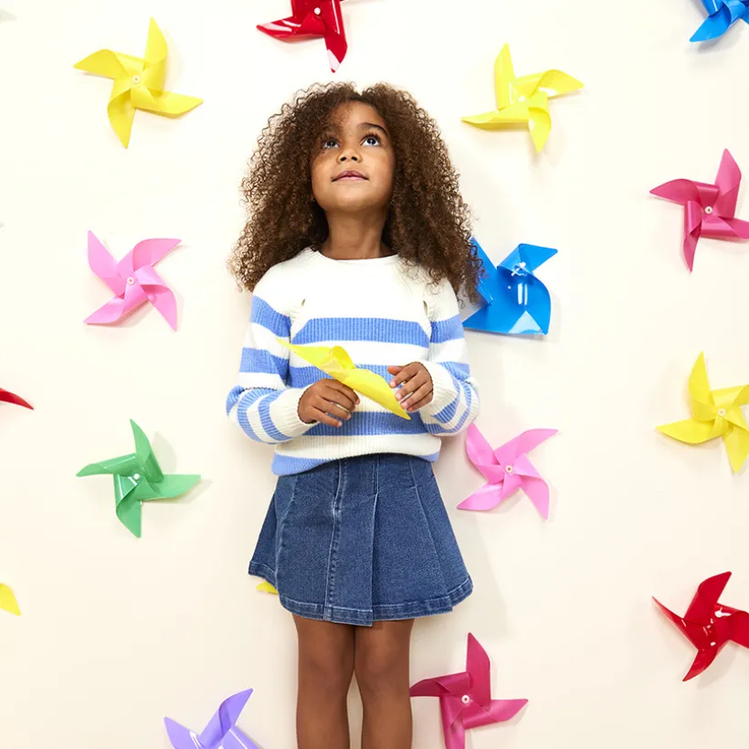 Pull en tricot rayé avec emmanchures ajourées pour fille