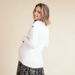 Pull en tricot uni avec boutons bijoux pour femme