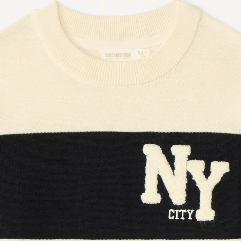 Pull garçon en tricot avec broderie bouclette