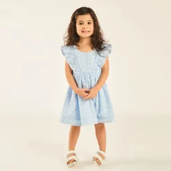 Robe à bretelles volantées en broderie anglaise pour bébé fille