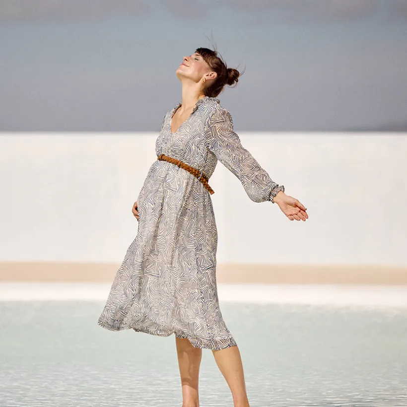 Robe manches longues ceinturée à imprimé abstrait pour femme