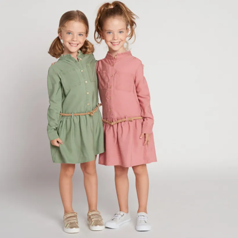 Robe manches longues style chemise avec ceinture tressé pour fille