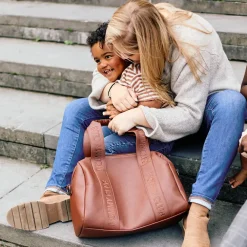 Sac à langer Mommy Club Signature en cuir vegan + tapis dark brown