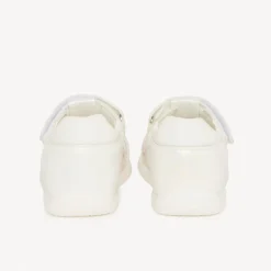 Sandales à velcros à petit motif cœur pour bébé fille