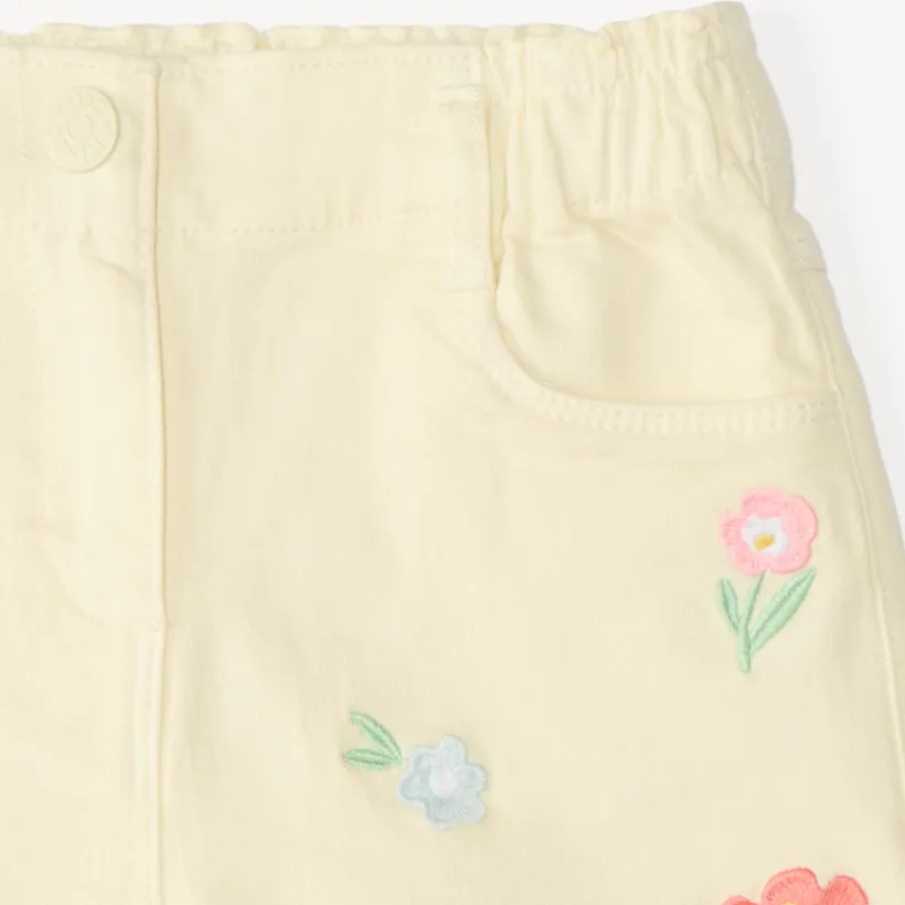 Short en jean avec broderies fleuries pour fille