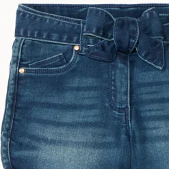 Short en jeans avec ceinture à nouée et détail en dentelles pour fille
