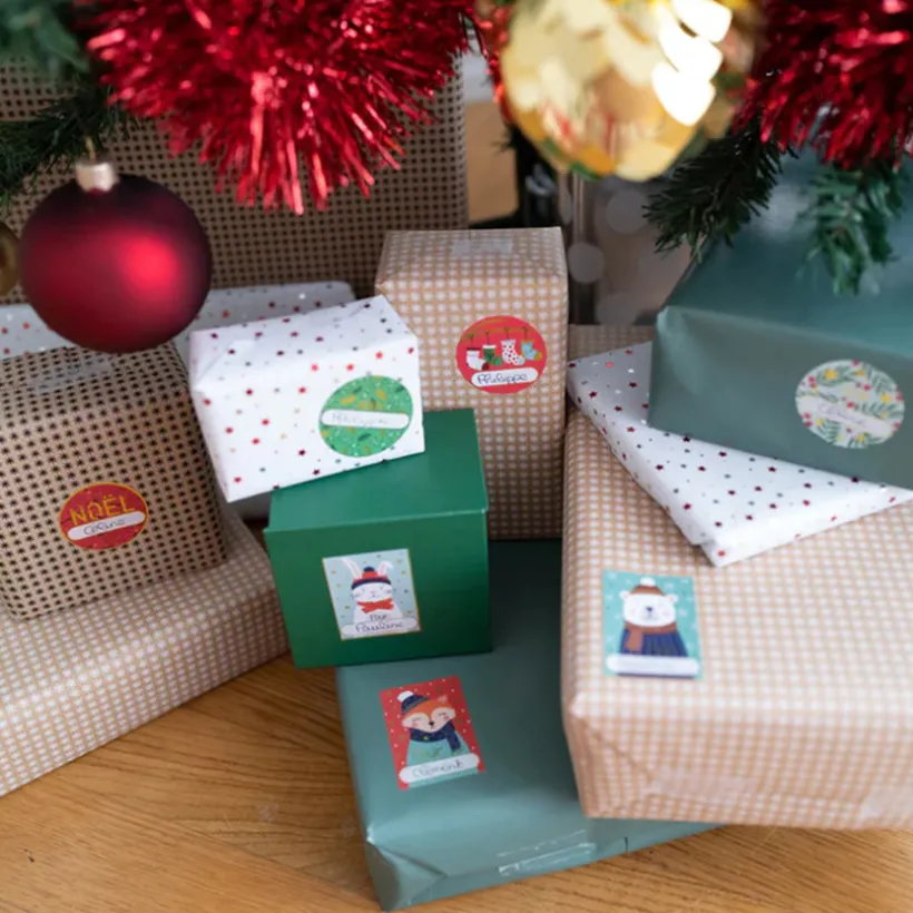 12 étiquettes pour cadeaux de Noël rêne et bonhomme de neige