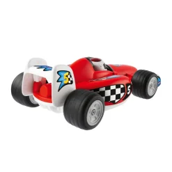 Tom la voiture de course radiocommandée