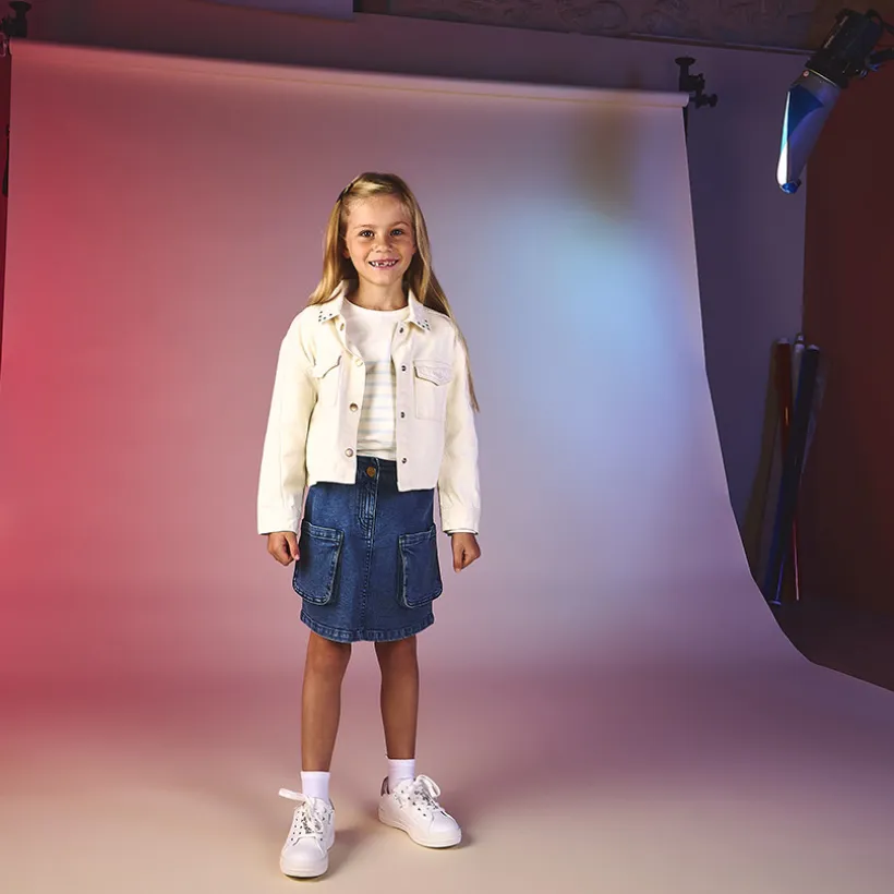 Veste courte en jean avec rivets pour fille